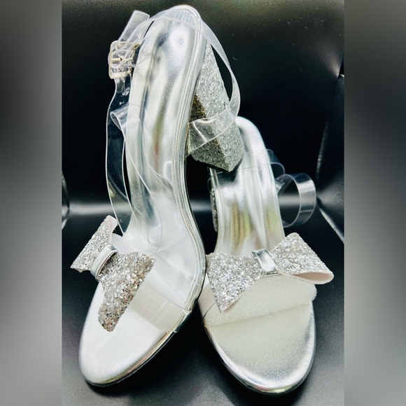 NIB Chunky Heals w/ Glitter & Bow Detail & Ankle Straps - Picture 5 of 16